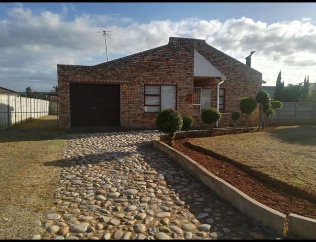 2 BEDROOM HOUSE RENTED IN AZALEA PARK